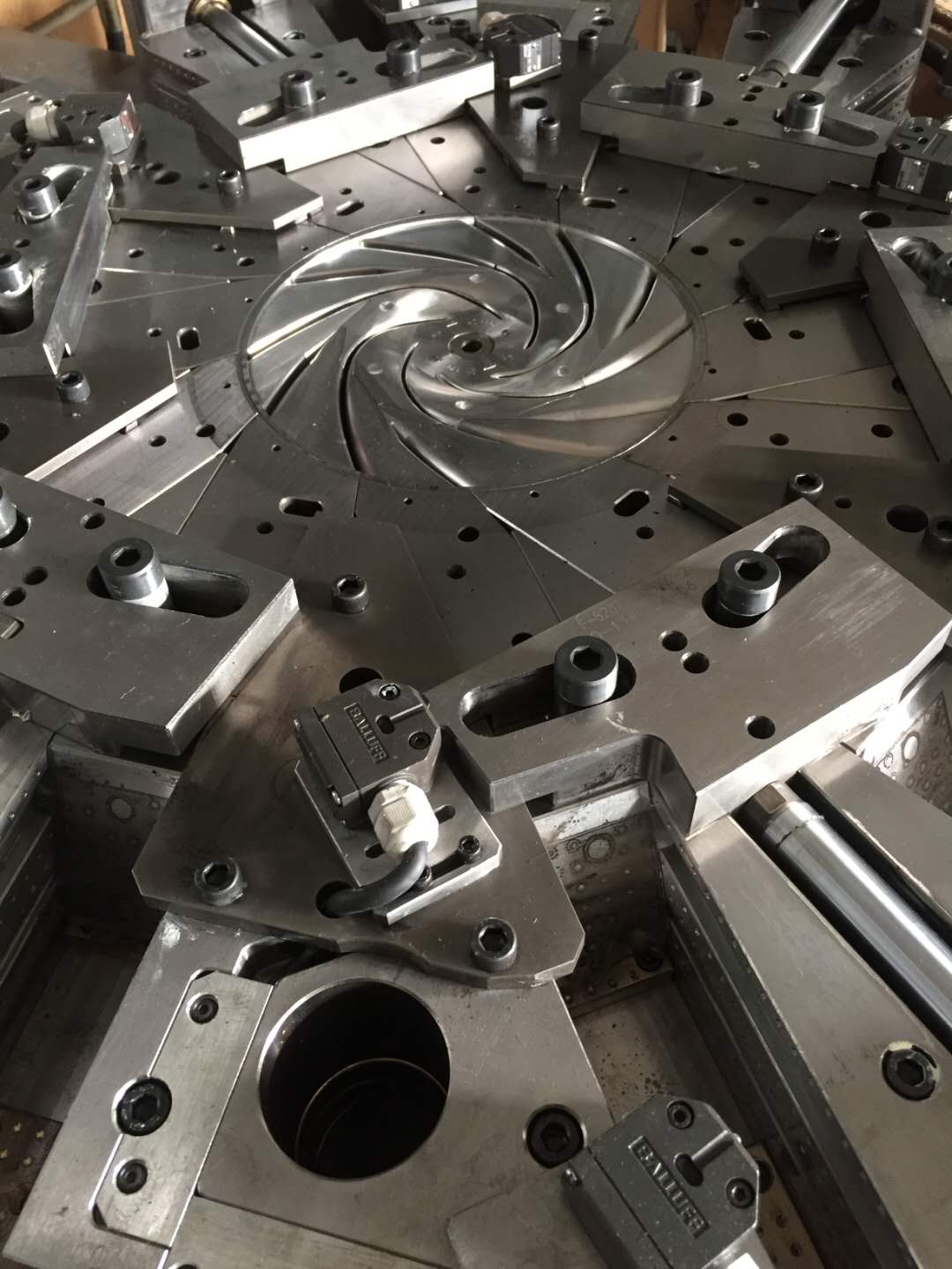 中山市旭錦塑膠模具有限公司，集開模注塑加工一體